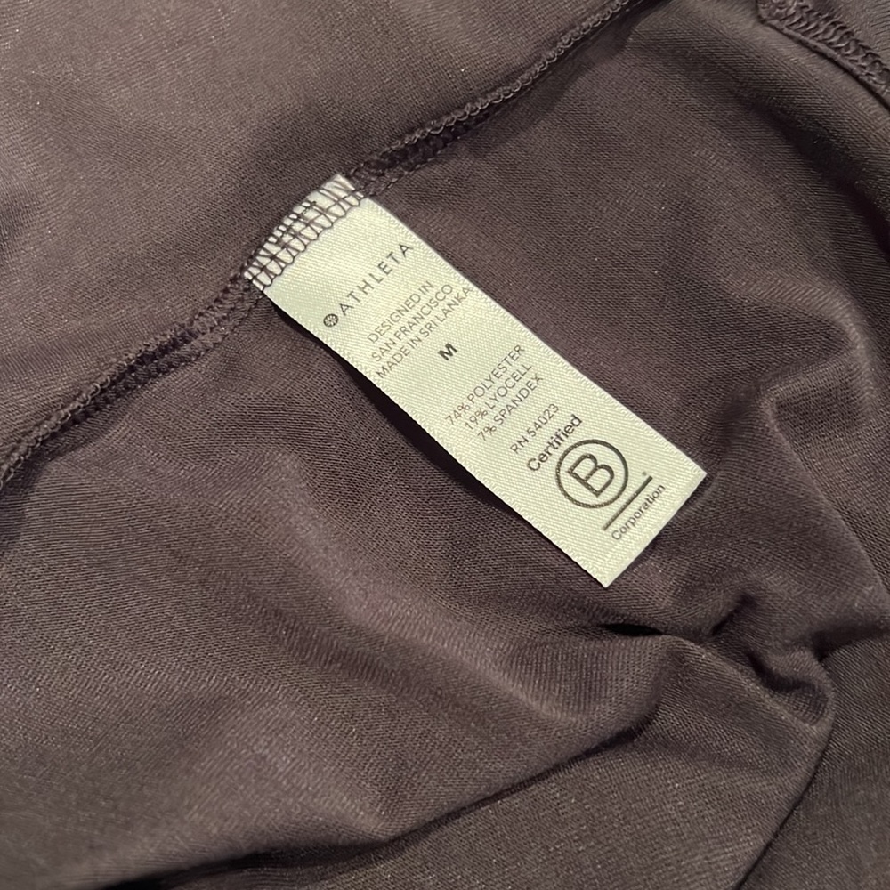 Athleta Barr top in plum size medium - Picture 4 of 4